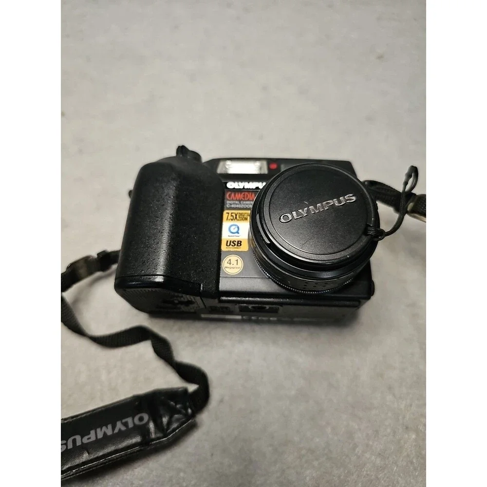 Olympus Camedia C-4040ZOOM Digital Camera Tested Working